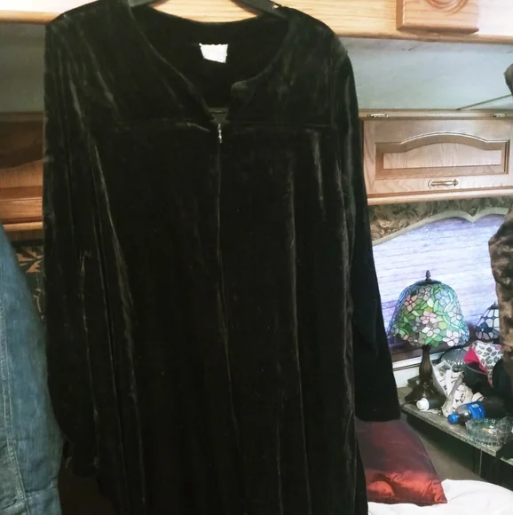 Lounge Robe - Picture 2 of 2